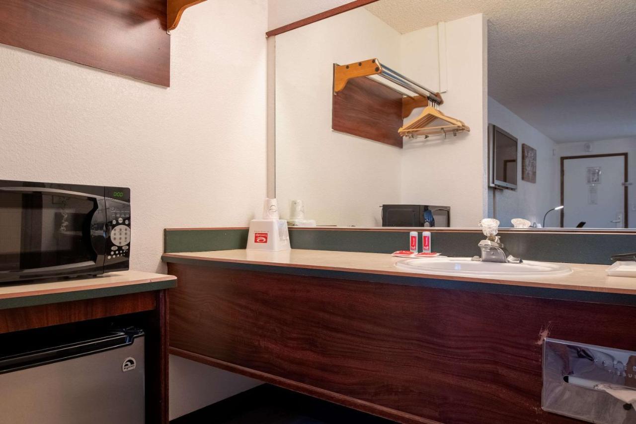 קנט Econo Lodge מראה חיצוני תמונה