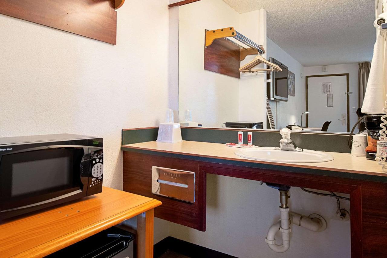 קנט Econo Lodge מראה חיצוני תמונה